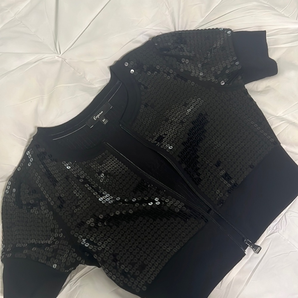 Black sequin shirt sleeved crop top with zipper